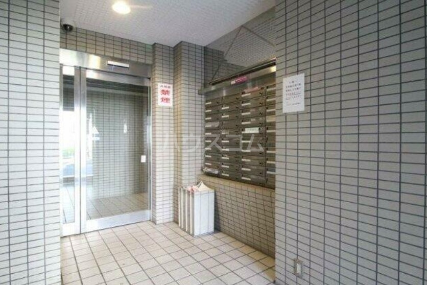 24/30 エントランス