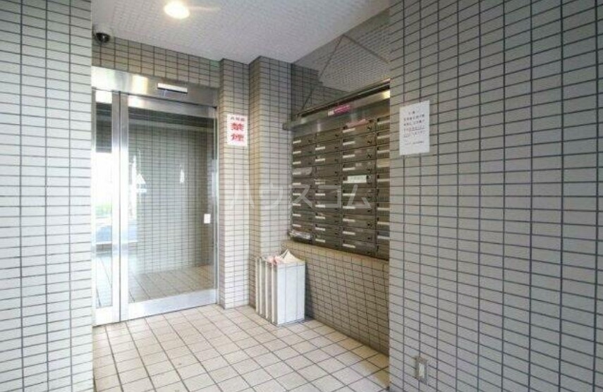 25/30 エントランス