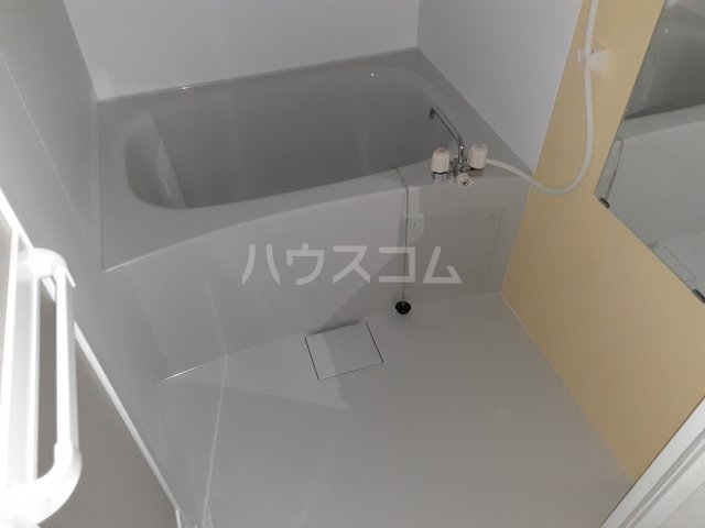 13/30 浴室