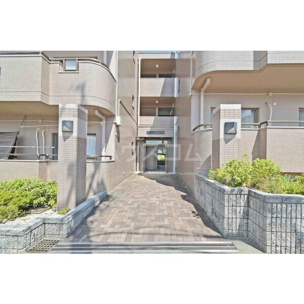 14/16 エントランス