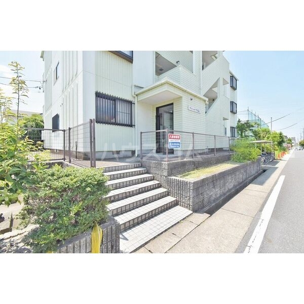 19/29 エントランス