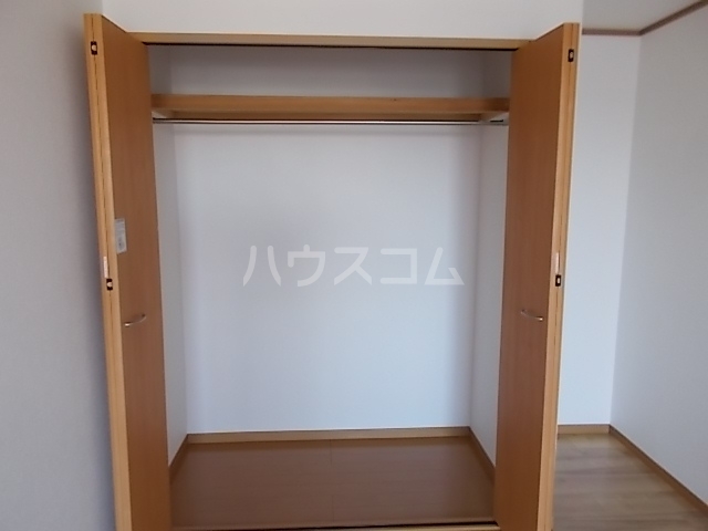 13/28 収納