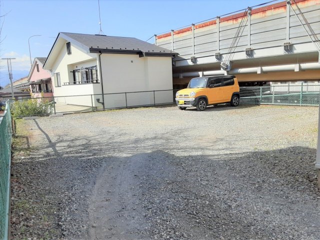 28/30 駐車場