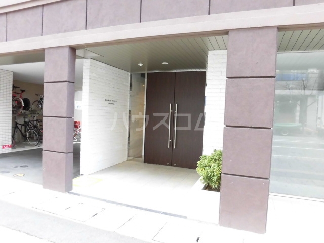 22/30 エントランス