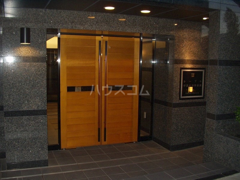 15/23 エントランス