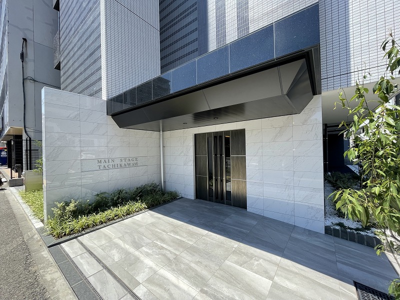 22/30 エントランス