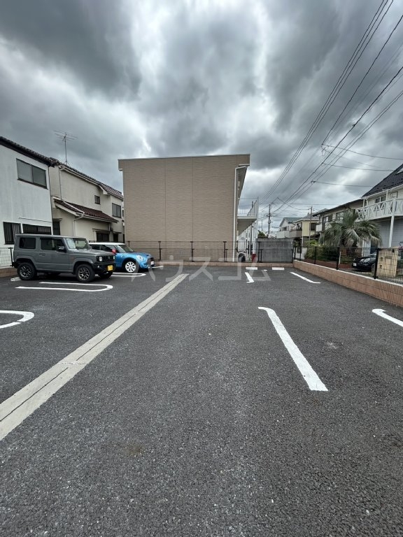 28/30 駐車場