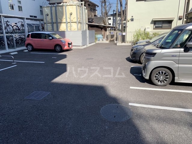 28/30 駐車場