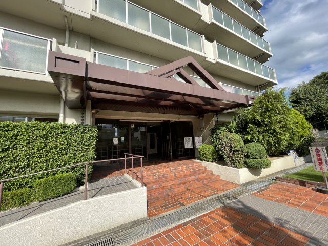 19/25 エントランス