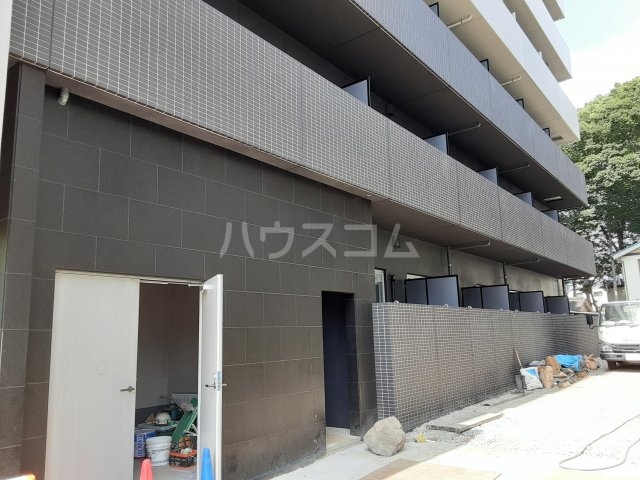 25/30 エントランス