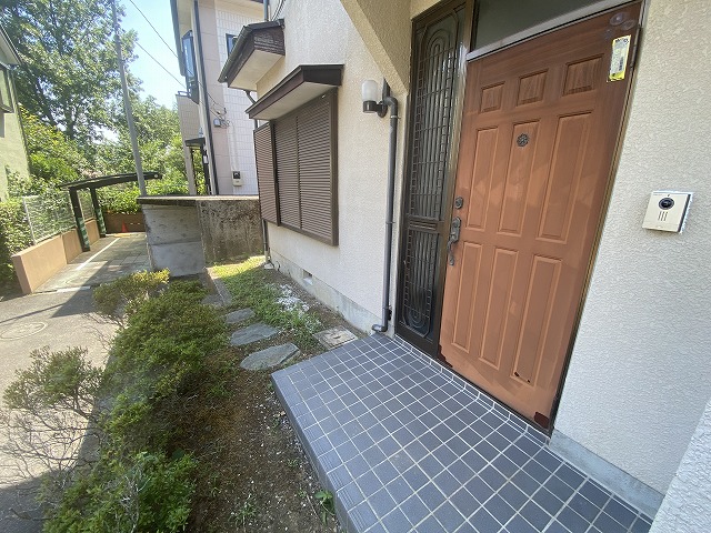 28/30 エントランス