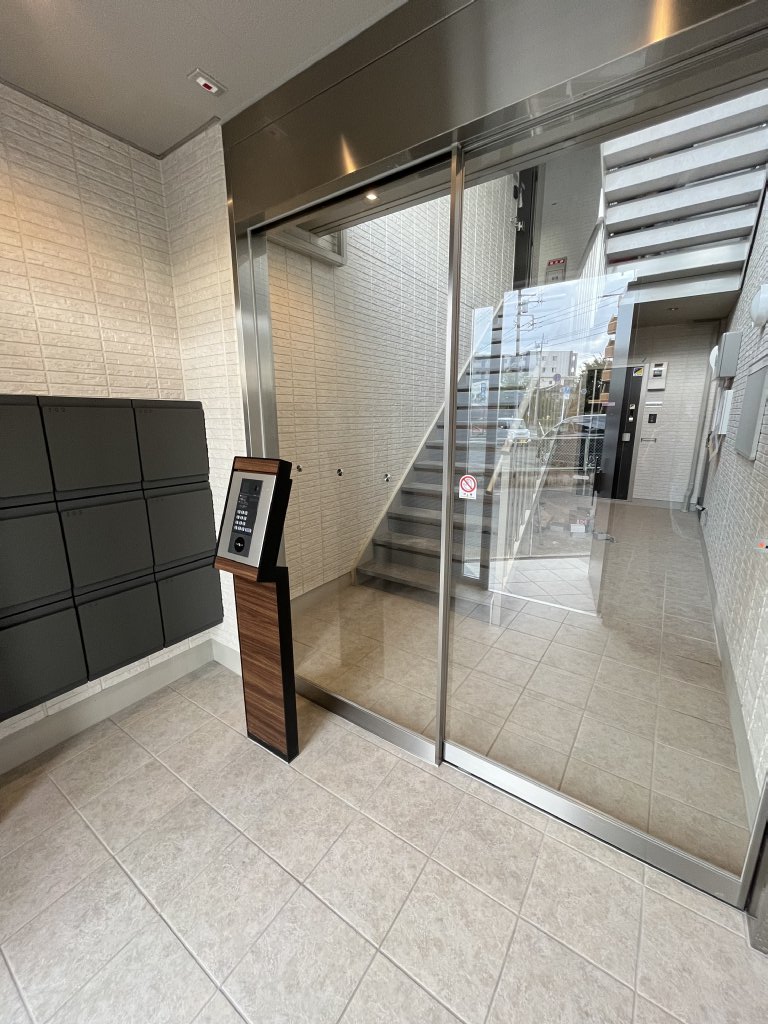 28/30 エントランス