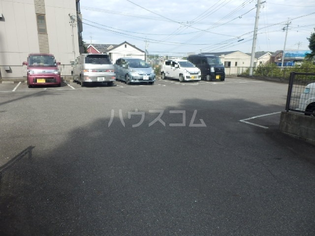22/27 駐車場
