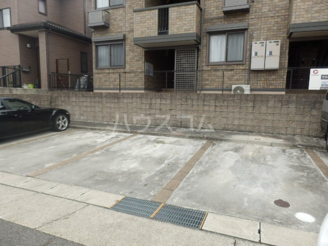 26/30 駐車場
