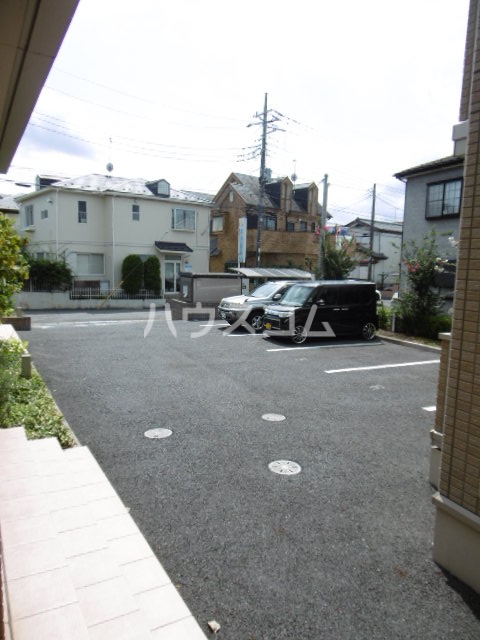 23/30 駐車場