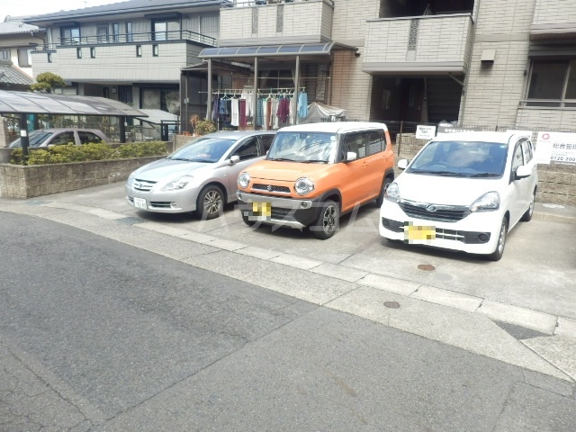 22/30 駐車場