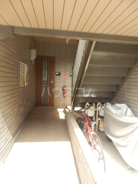 20/30 エントランス
