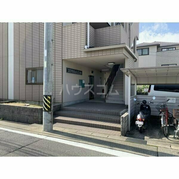 16/27 エントランス