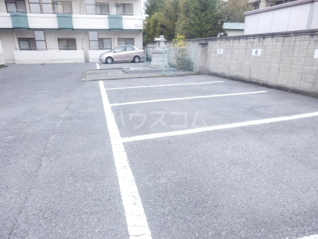 21/29 駐車場