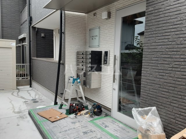 28/28 エントランス