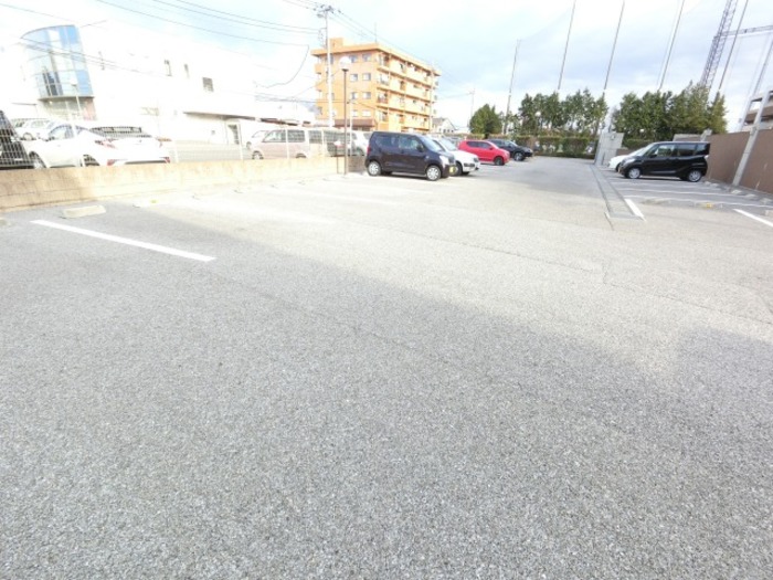 22/30 駐車場