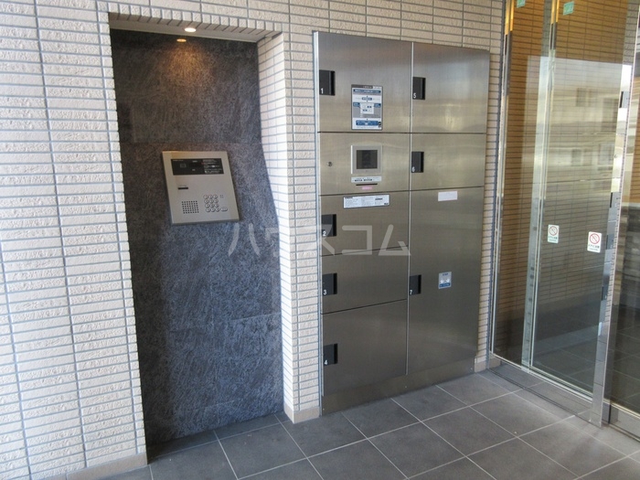 18/29 エントランス