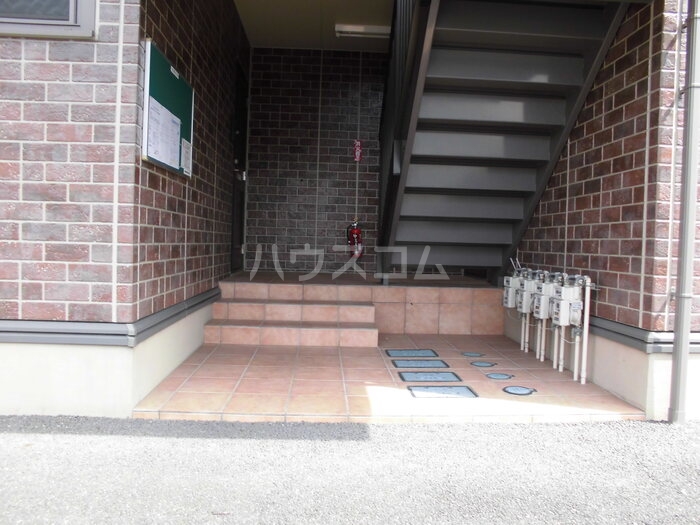 21/22 エントランス