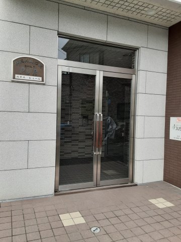 2/4 エントランス