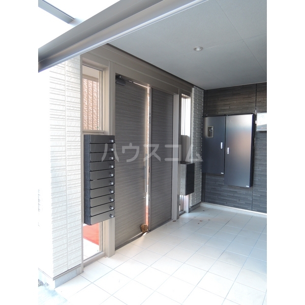 15/23 エントランス