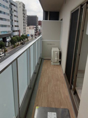 18/28 バルコニー