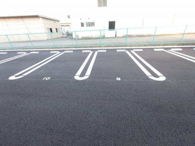 24/27 駐車場