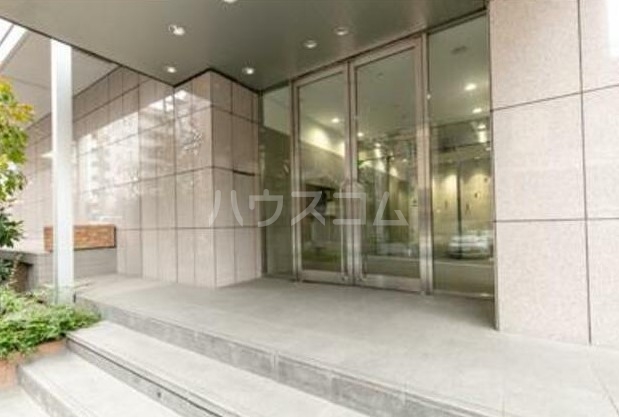 18/28 エントランス