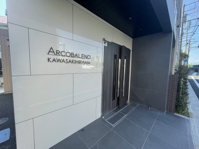 21/30 エントランス