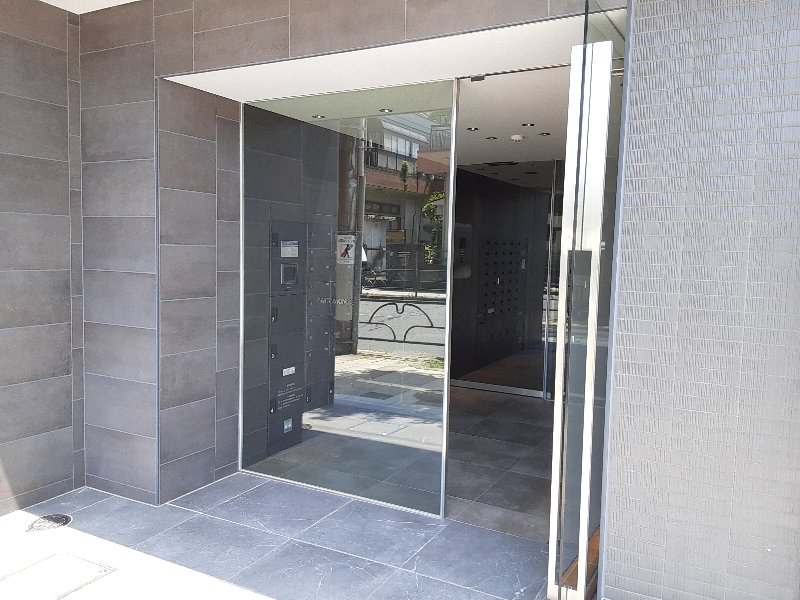 22/30 エントランス