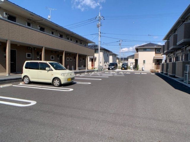18/20 駐車場