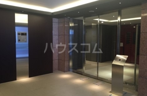 24/29 エントランス