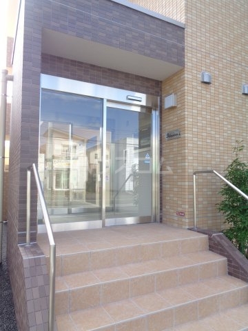 28/30 エントランス