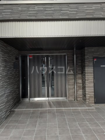 27/30 エントランス