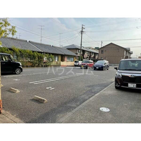 14/15 駐車場