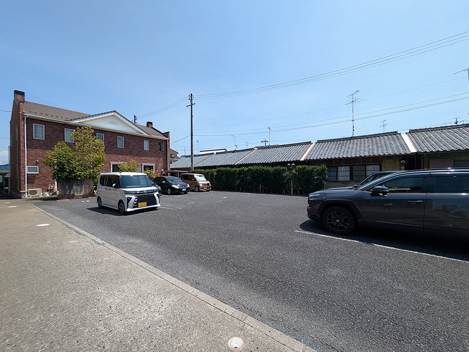 24/25 駐車場