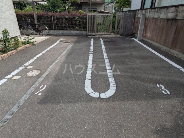 24/25 駐車場