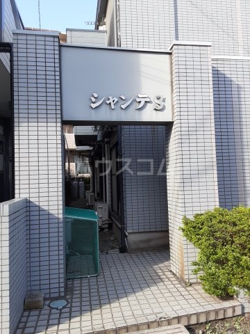 26/30 エントランス