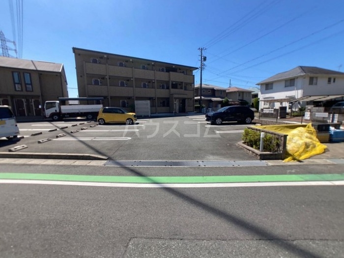21/28 駐車場