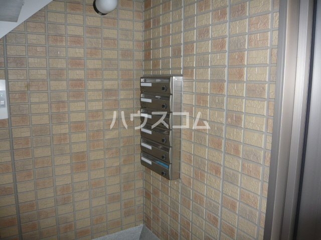 23/30 エントランス