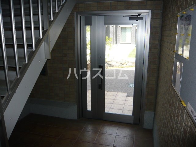 24/30 エントランス