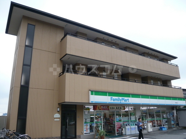 18/19 エントランス