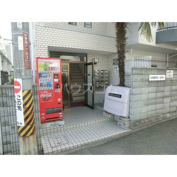 14/18 エントランス