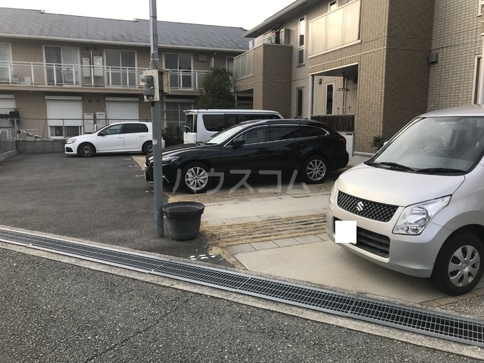 14/17 駐車場