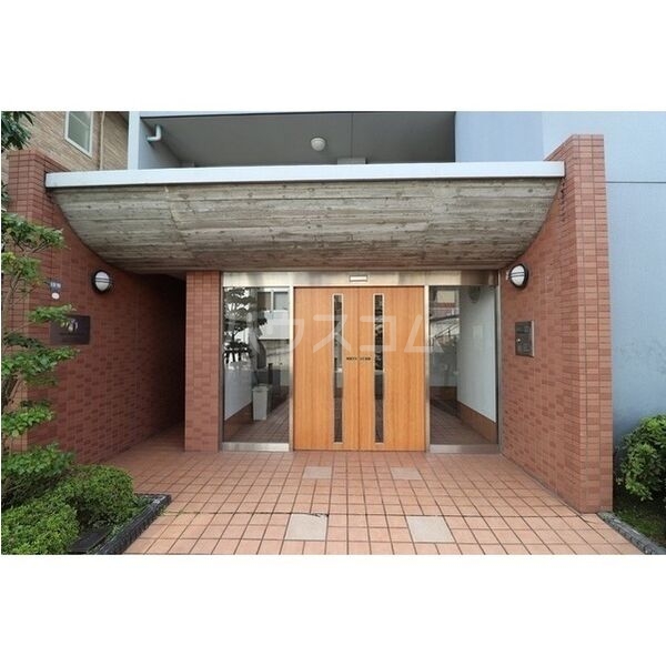 16/22 エントランス