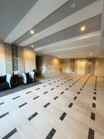 20/27 エントランス